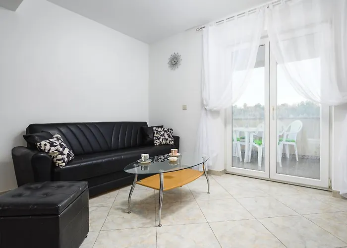 Stancija Amorozo 6 * Poreč